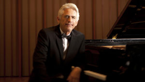 Image of David Benoit Christmas Tribute to Charlie Brown, With Courtney Fortune